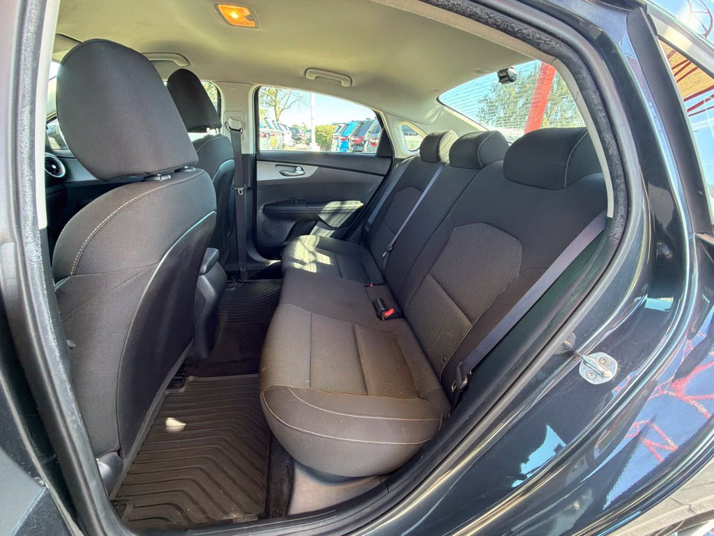 Used 2019 Kia Forte LXS FWD image 13