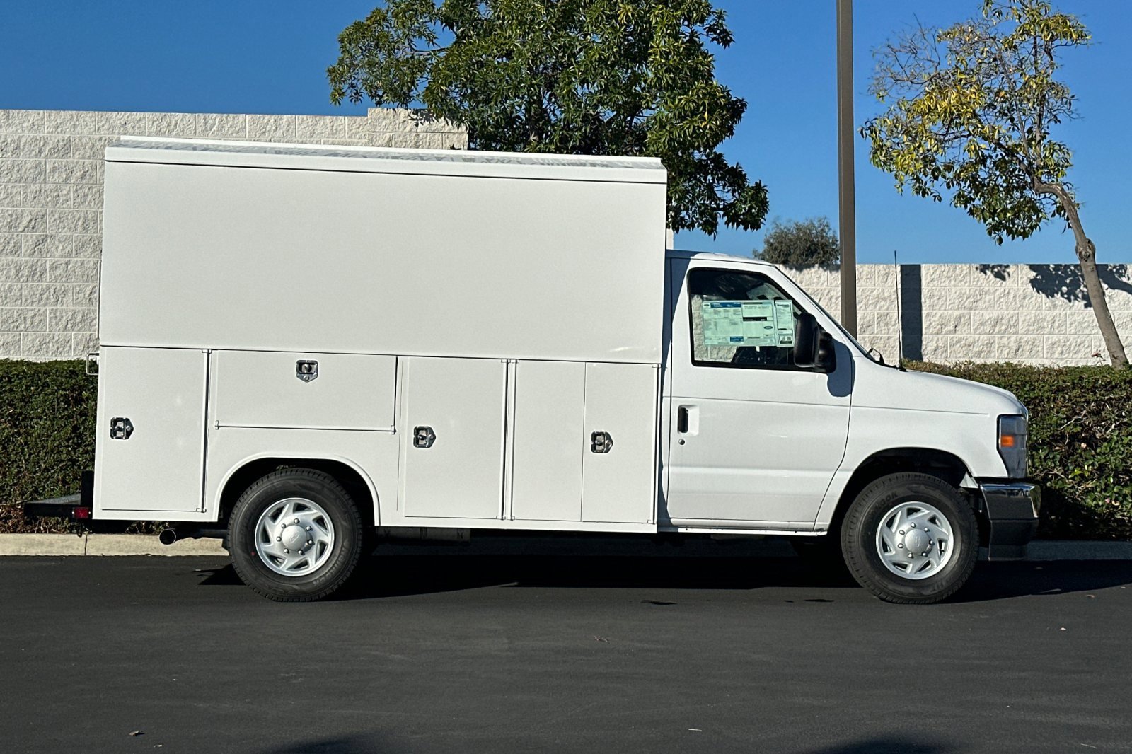 New 2026 Ford E-350 and Econoline 350 Super Duty w/ Power Equipment Group image 3