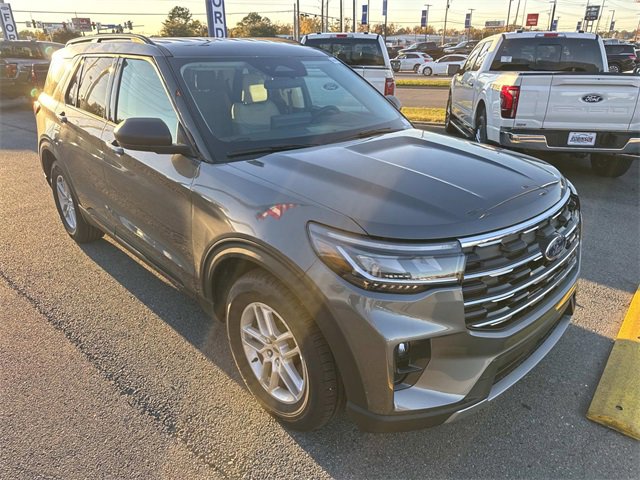 New 2026 Ford Explorer Active w/ Active Comfort Package image 3