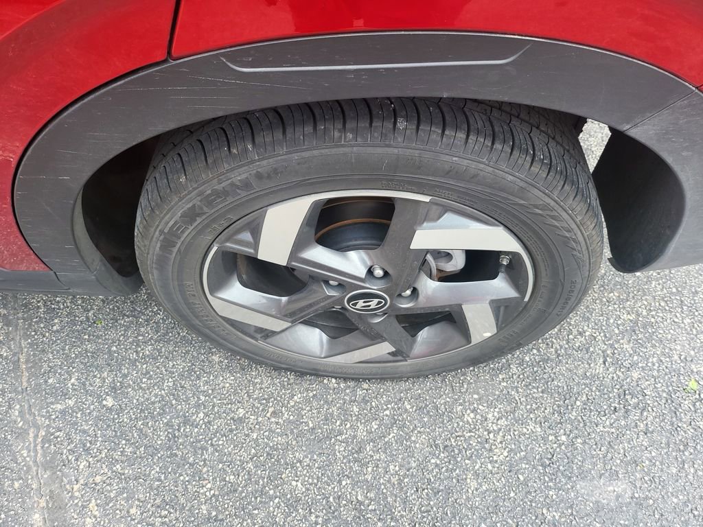 Used 2025 Hyundai Venue SEL FWD image 7