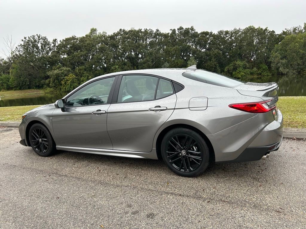 Certified 2025 Toyota Camry SE image 3