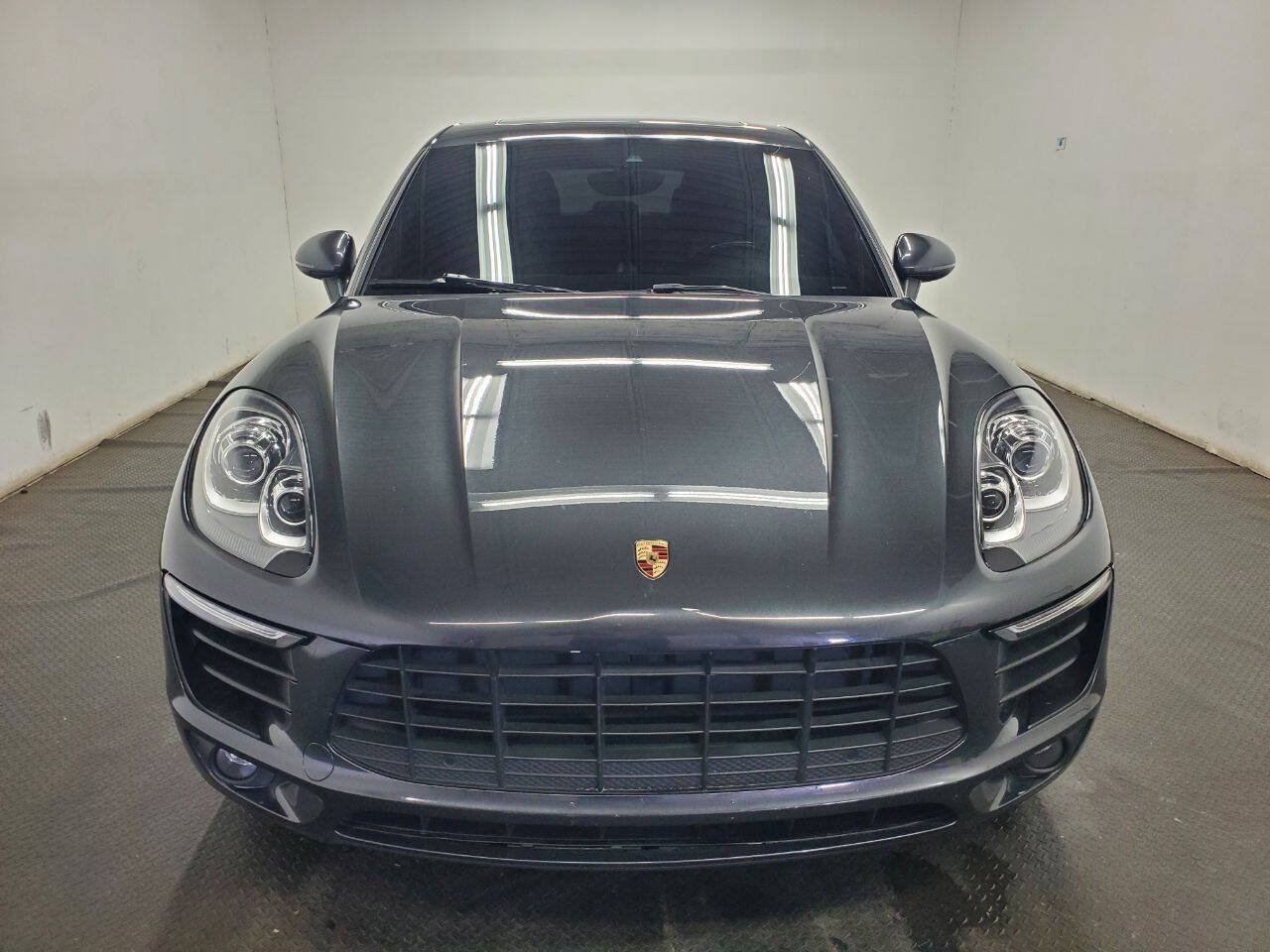 Used 2018 Porsche Macan AWD/4WD image 2