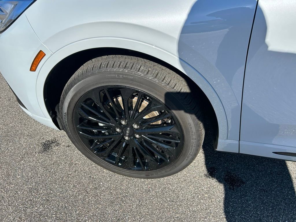 Used 2025 Lincoln Corsair Reserve w/ Equipment Group 202A image 15