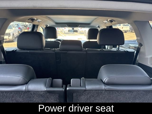 Used 2019 Volkswagen Tiguan SE w/ Panoramic Sunroof Package image 13