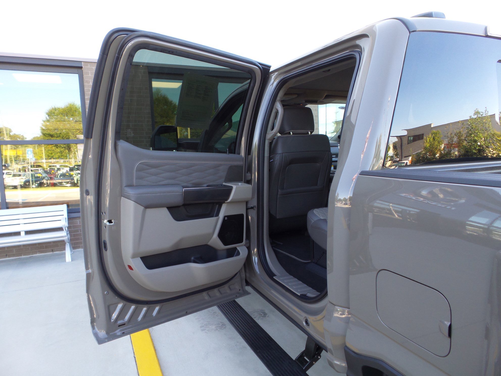 Used 2026 Ford F450 Platinum w/ Platinum Plus Package image 43