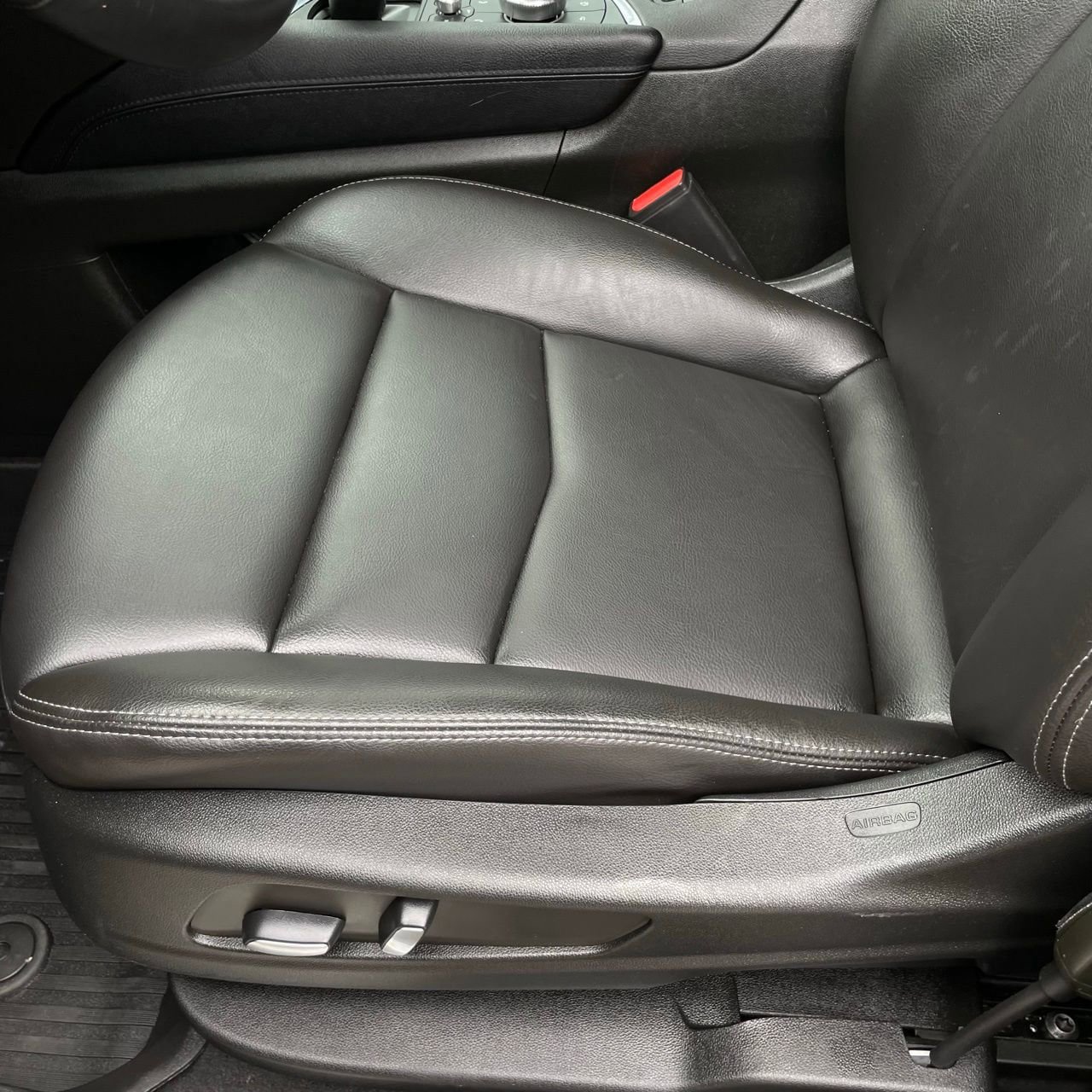 Used 2024 Cadillac XT5 Luxury w/ LPO, Floor Liner Package FWD image 24