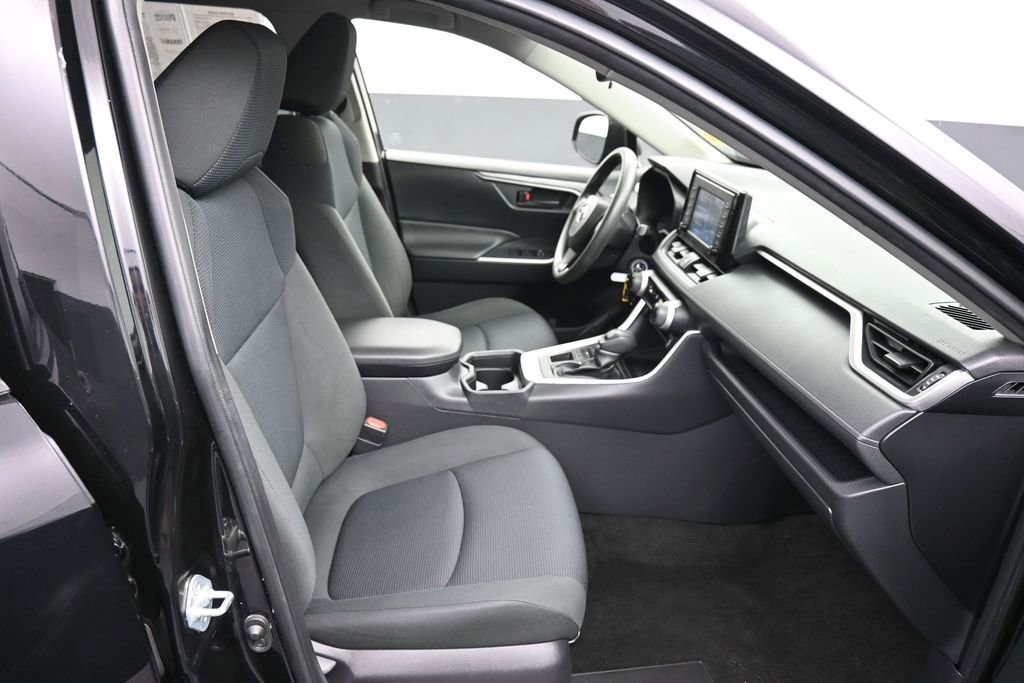 Used 2019 Toyota RAV4 LE w/ All Weather Liner Package AWD/4WD image 24