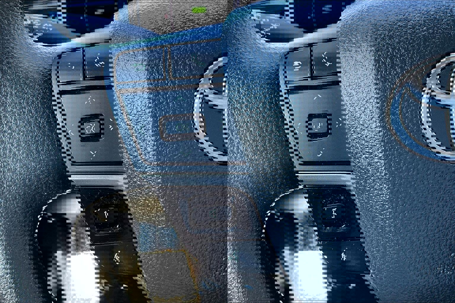 Used 2025 Toyota Camry LE FWD image 17