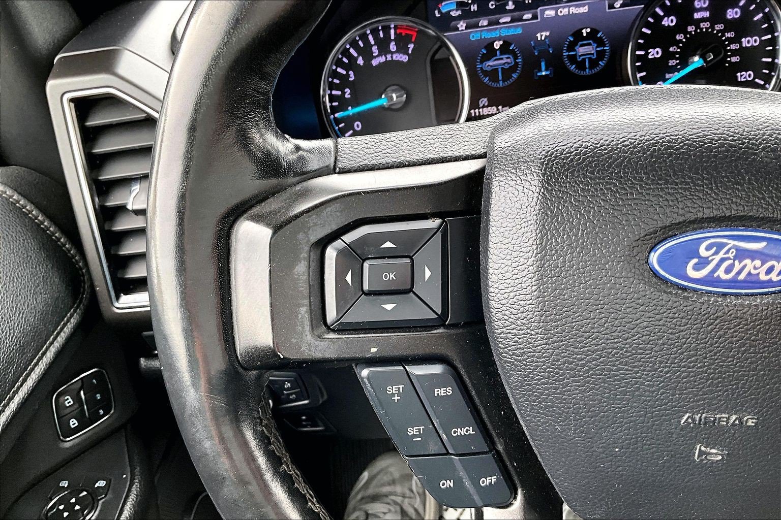 Used 2019 Ford Expedition Max Limited RWD image 23