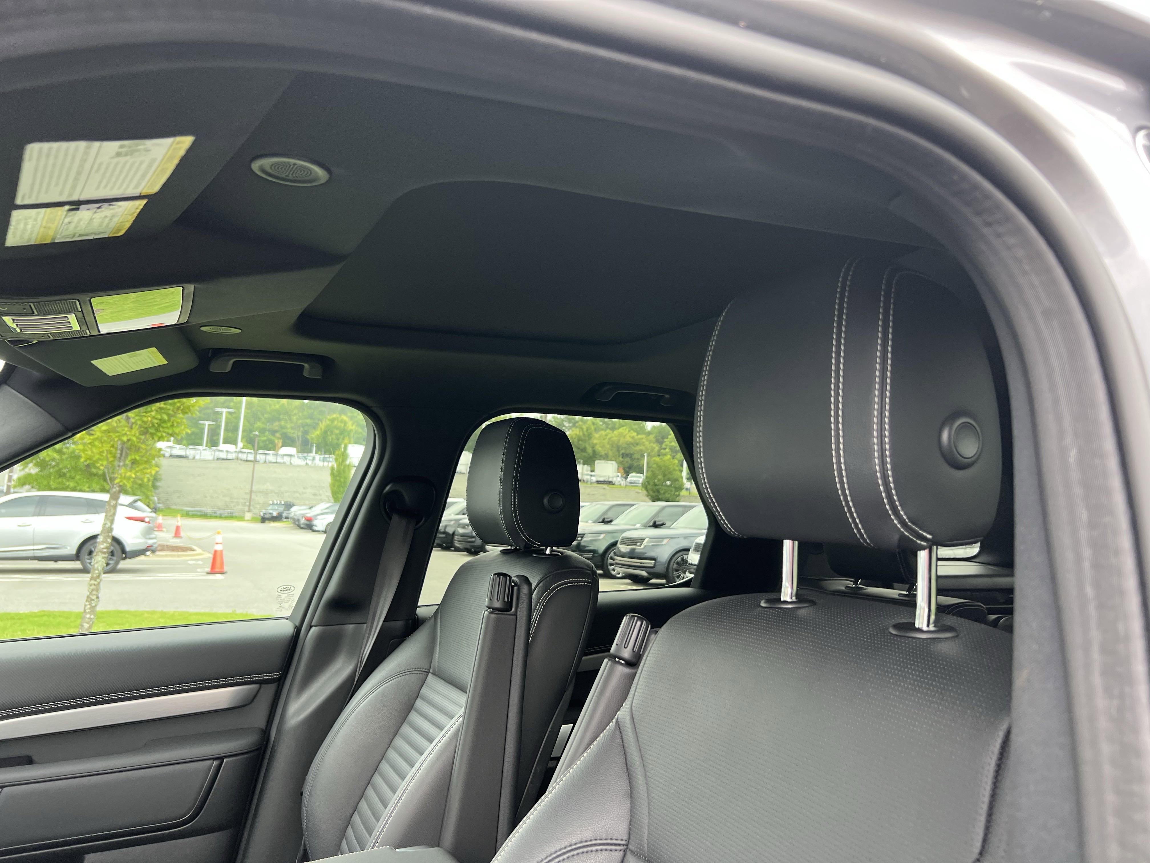 Certified 2023 Land Rover Discovery S R-Dynamic image 18