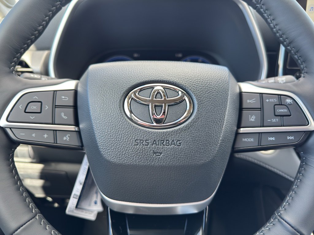 New 2026 Toyota Highlander Limited image 17
