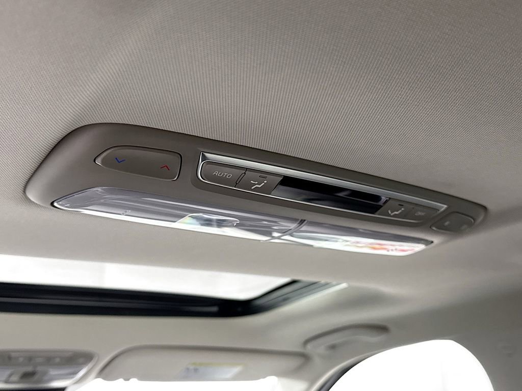 Used 2022 Kia Telluride S image 31