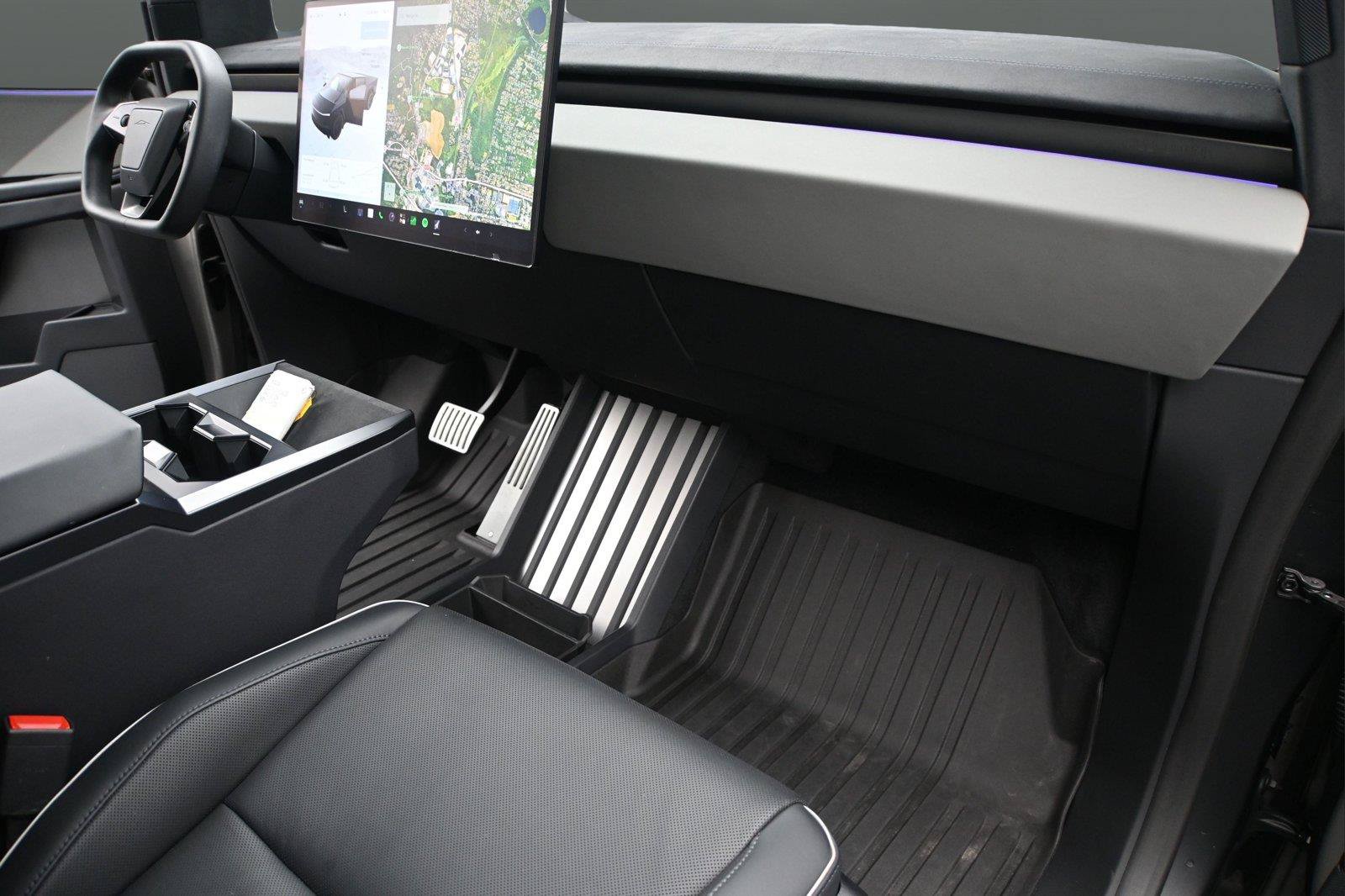 Used 2024 Tesla Cybertruck Cyberbeast AWD/4WD image 25