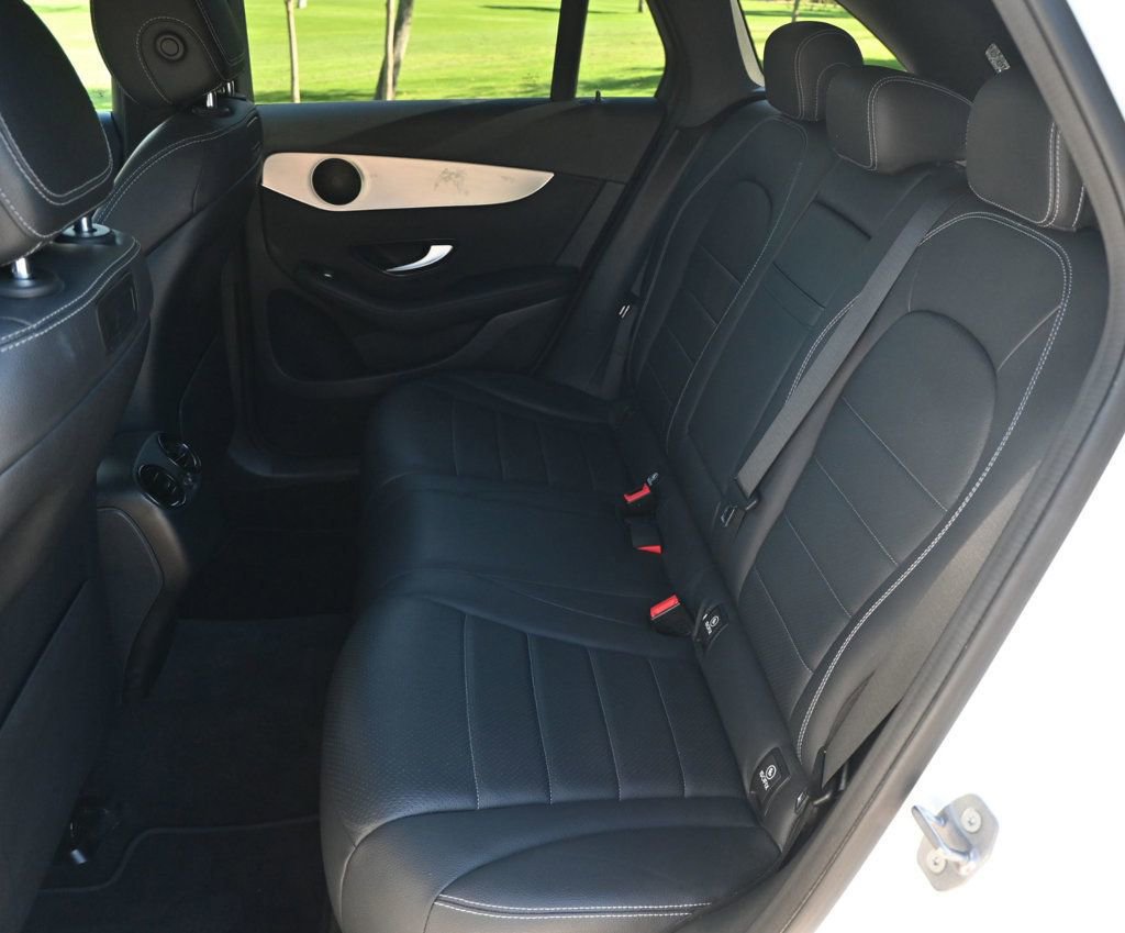 Used 2019 Mercedes-Benz GLC 300 4MATIC image 16