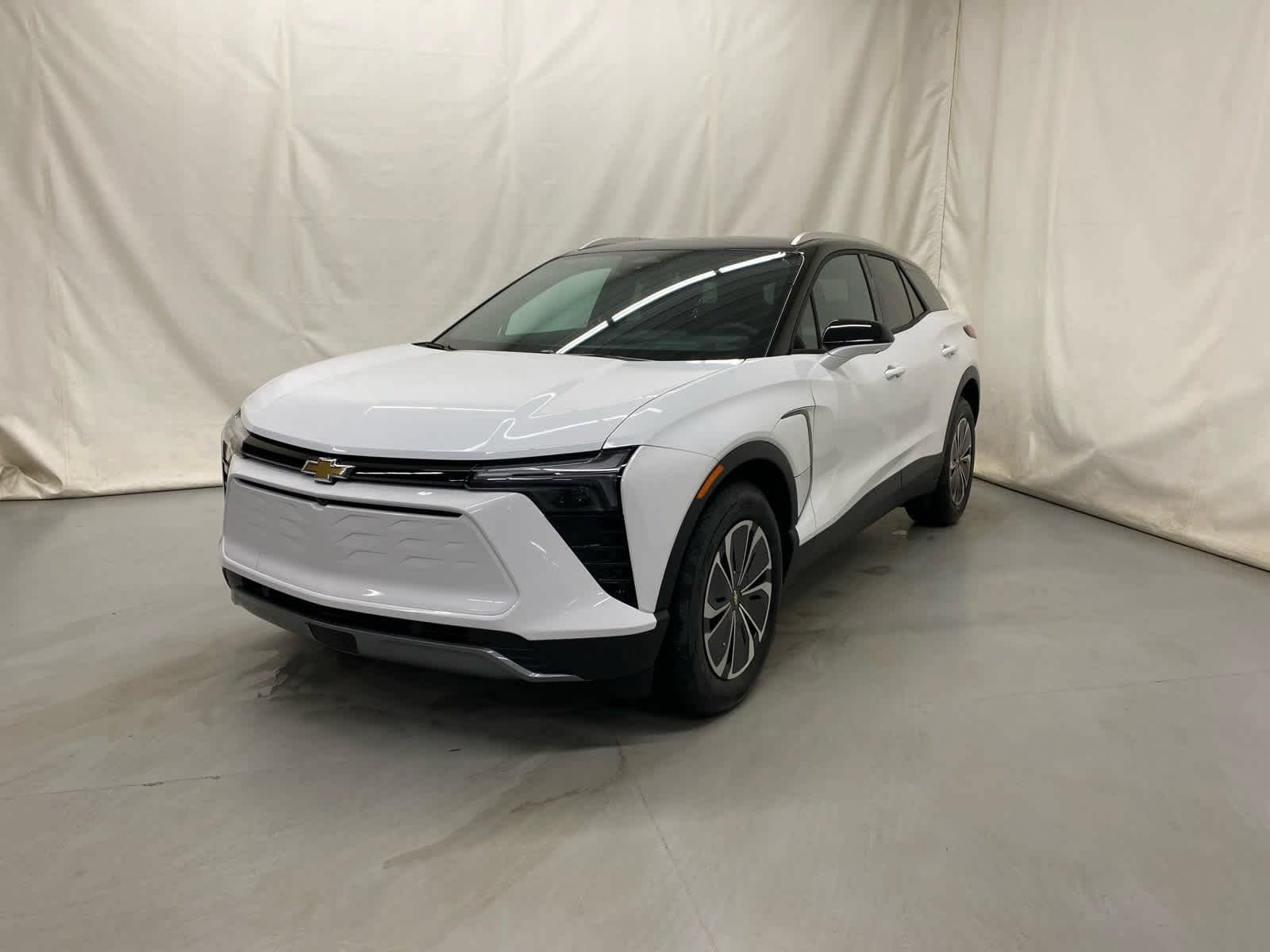 New 2025 Chevrolet Blazer EV LT AWD/4WD image 2