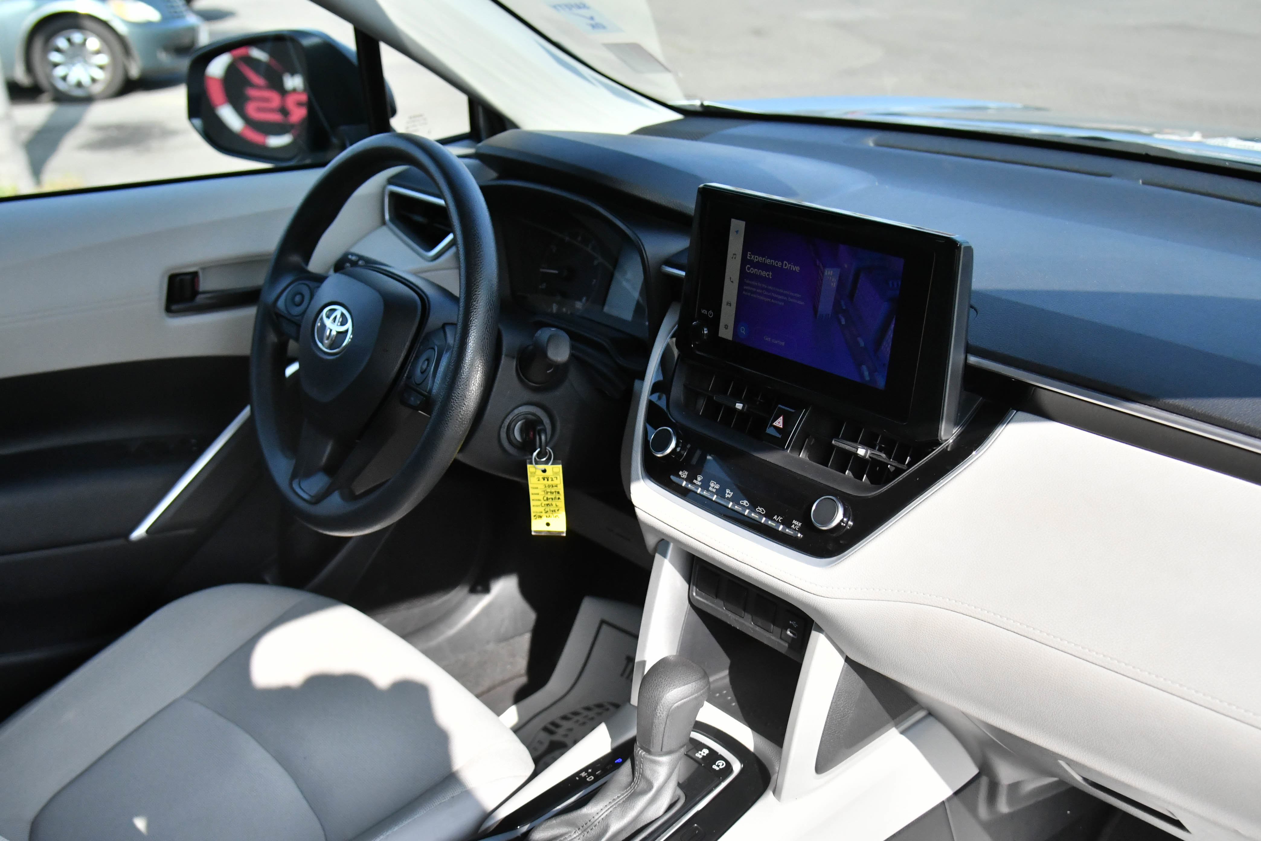 Used 2024 Toyota Corolla Cross L FWD image 41