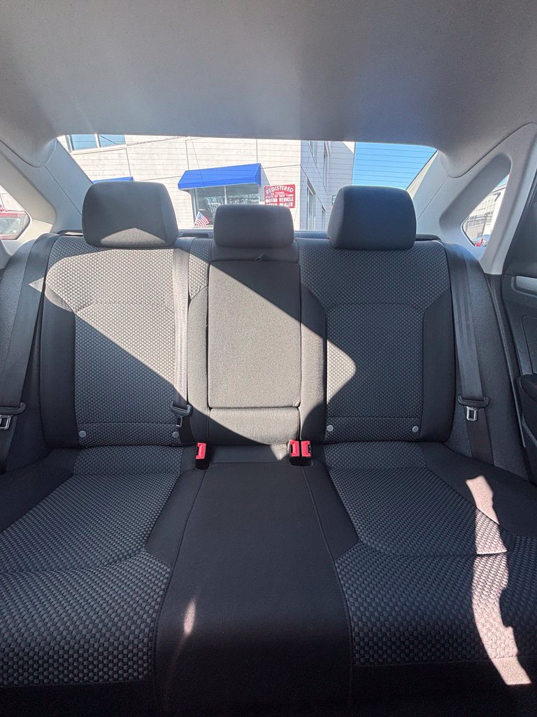 Used 2012 Volkswagen Passat 2.5 S FWD image 16