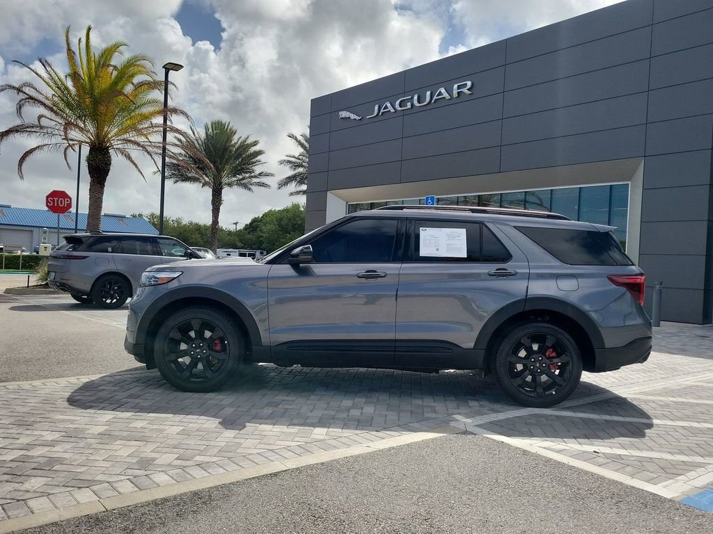 Used 2024 Ford Explorer ST w/ Equipment Group 401A AWD/4WD image 2