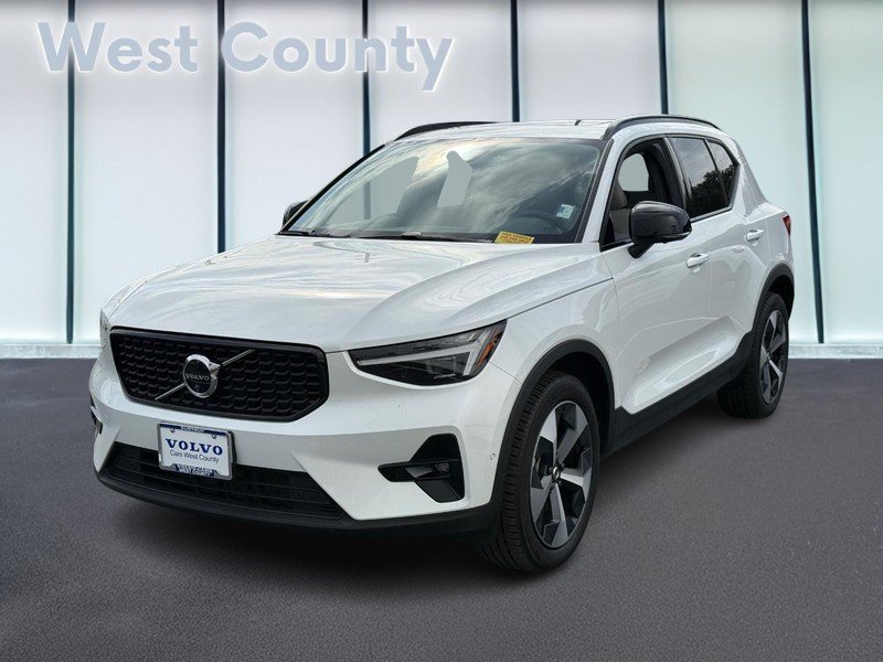 Used 2026 Volvo XC40 B5 Plus AWD/4WD image 9
