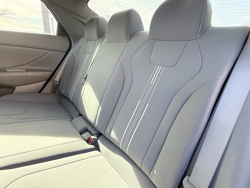 Used 2023 Hyundai Elantra SEL image 29