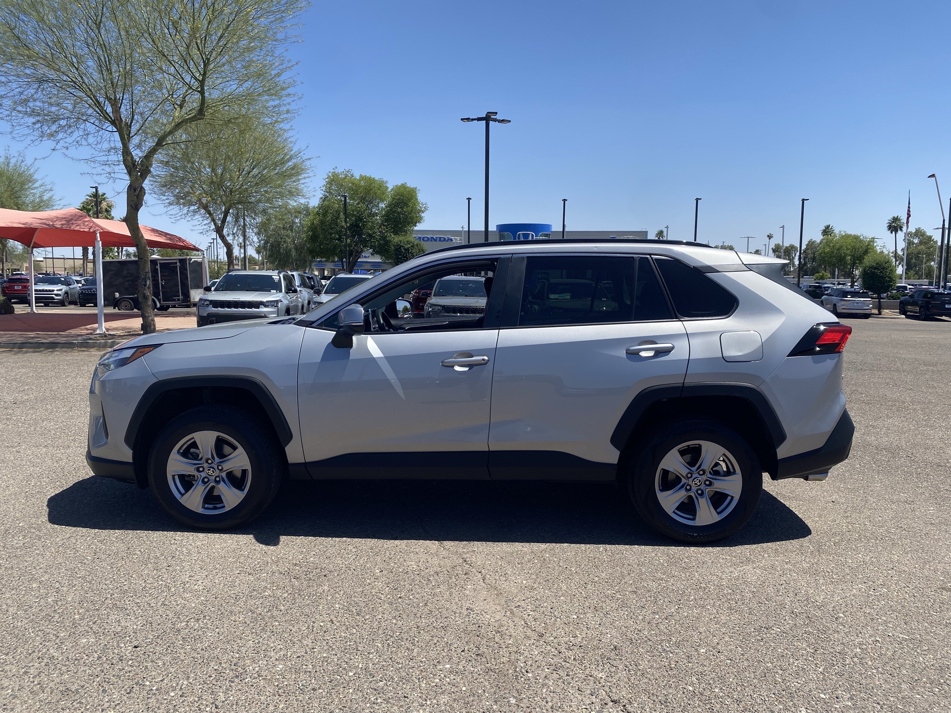Used 2024 Toyota RAV4 XLE FWD image 3