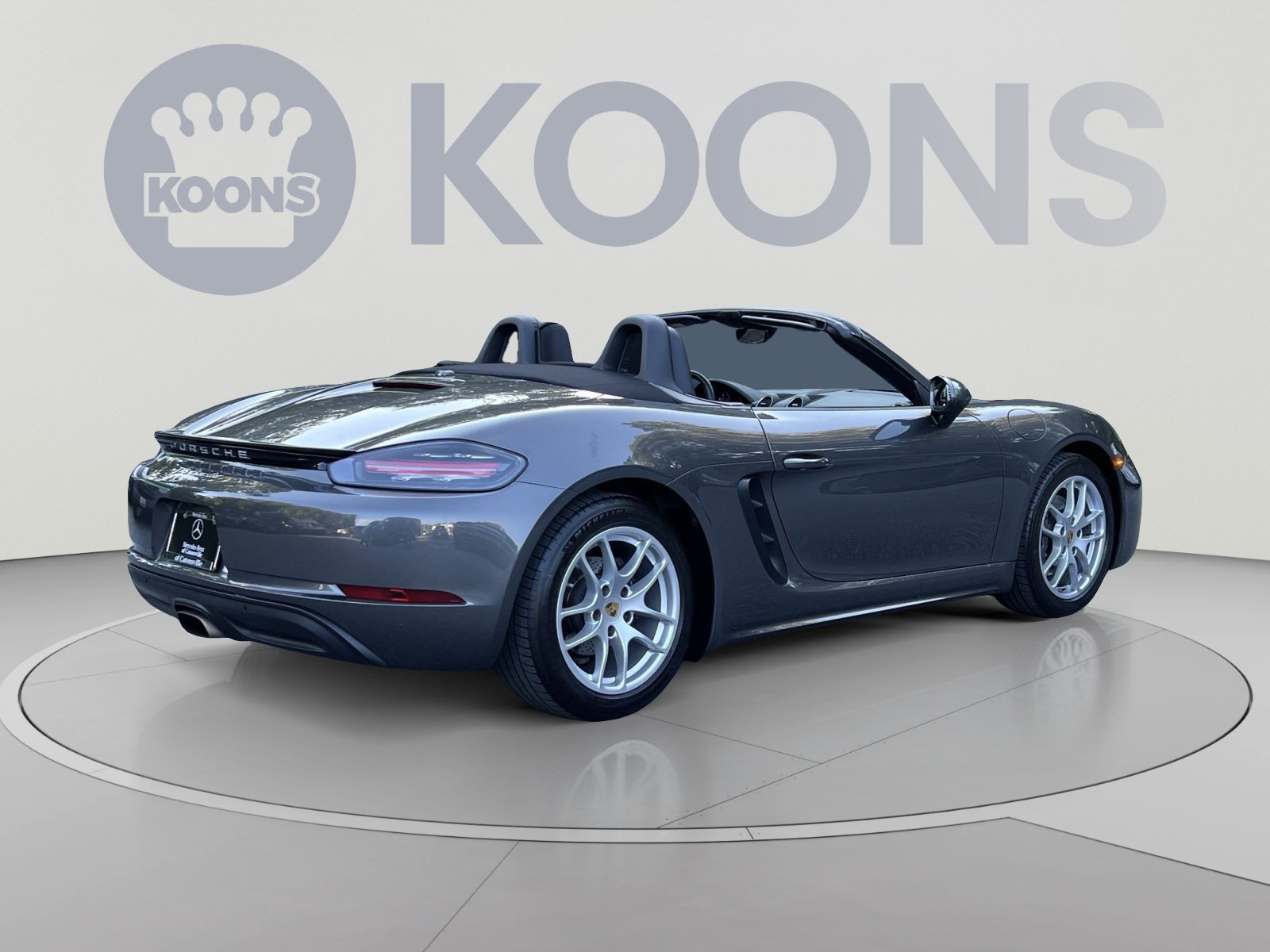 Used 2018 Porsche 718 Boxster RWD image 11