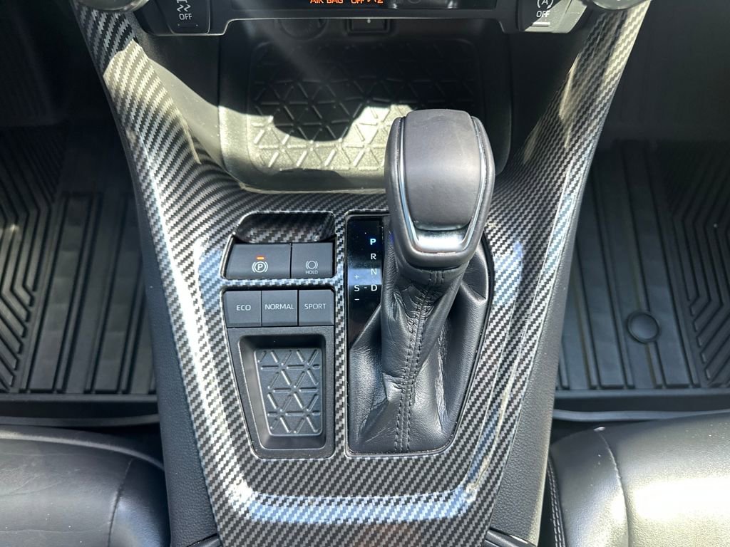 Used 2022 Toyota RAV4 XLE Premium image 27