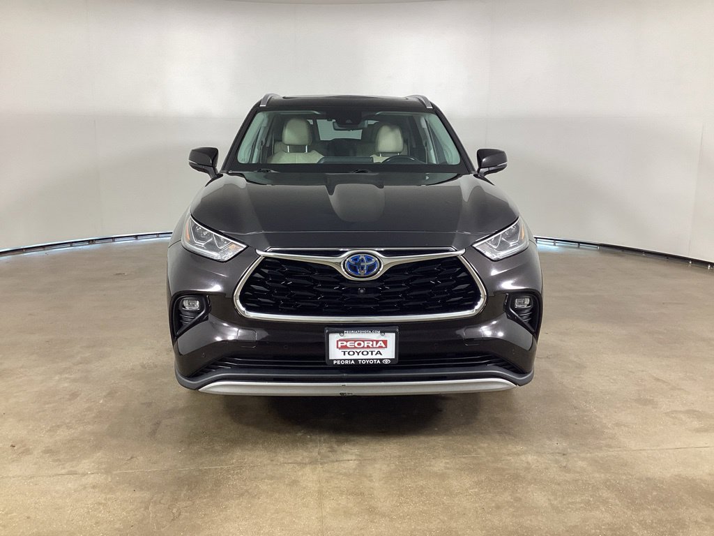 Used 2021 Toyota Highlander Platinum AWD/4WD image 2