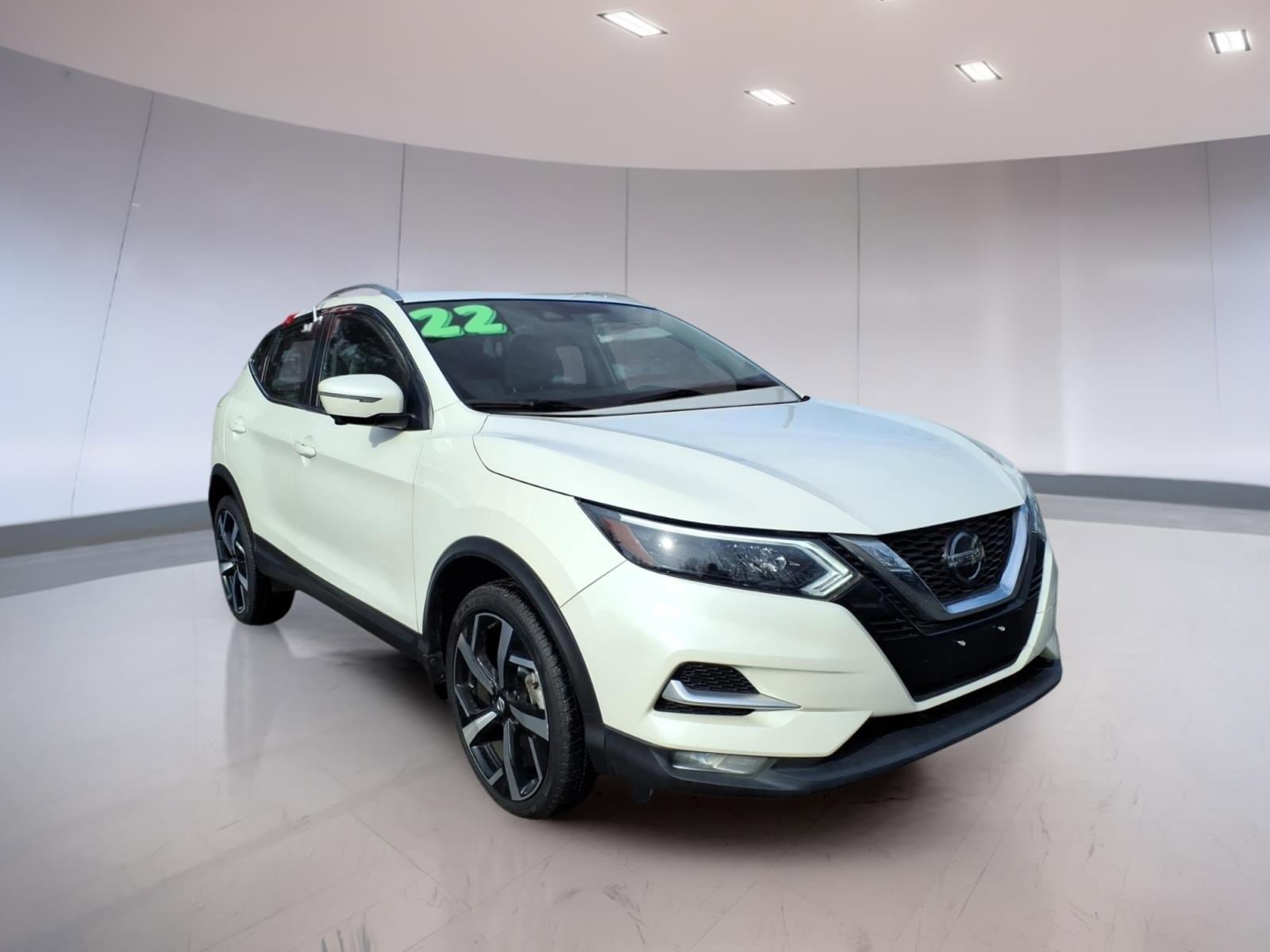 Used 2022 Nissan Rogue Sport SL w/ Premium Package AWD/4WD image 1
