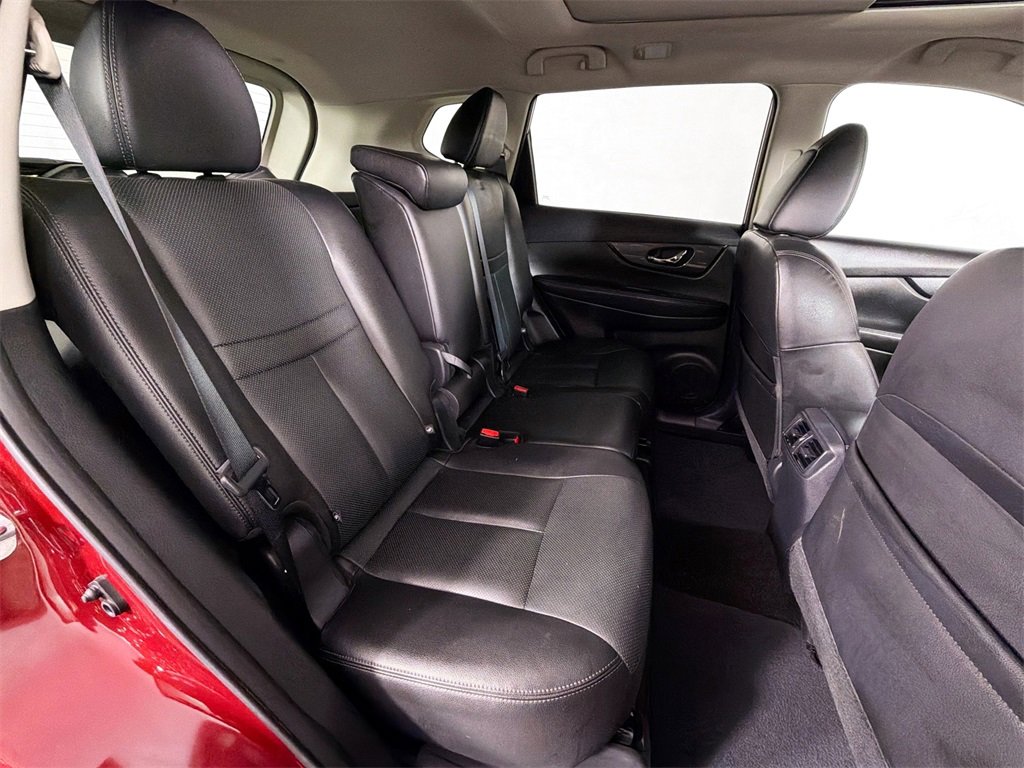 Used 2016 Nissan Rogue SL image 24