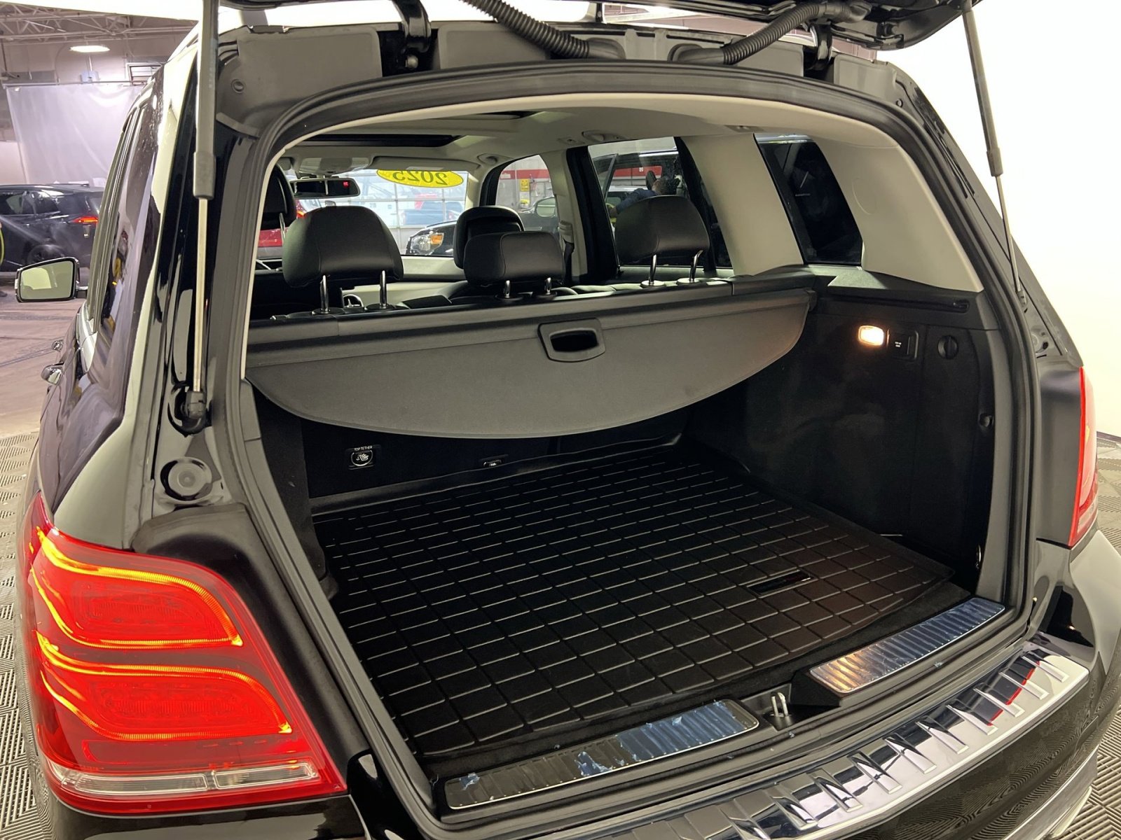 Used 2015 Mercedes-Benz GLK 350 4MATIC image 24