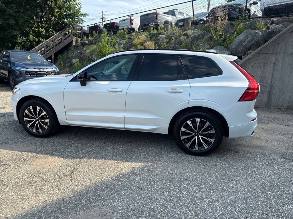 Used 2024 Volvo XC60 B5 Plus w/ Protection Package Premier AWD/4WD image 3
