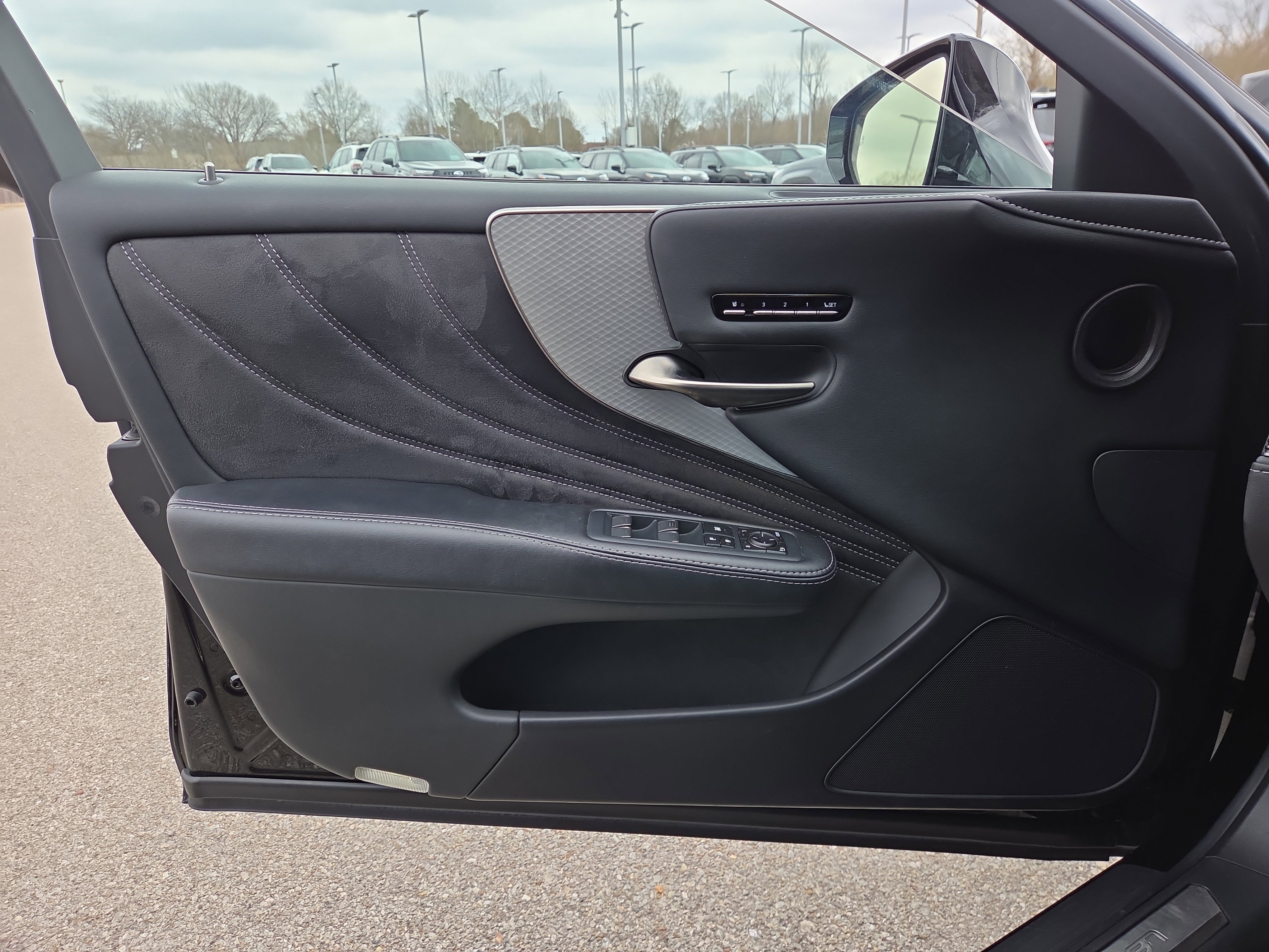 Used 2019 Lexus LS 500 F Sport image 17