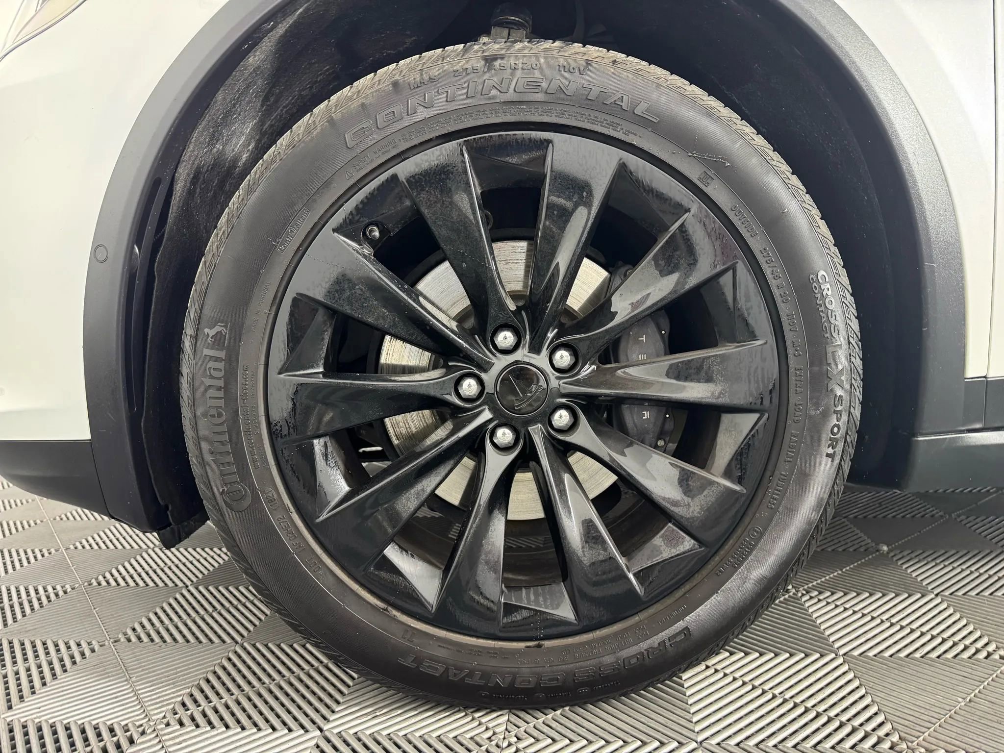 Used 2017 Tesla Model X 100D image 45