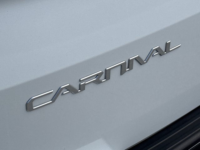 Used 2024 Kia Carnival EX FWD image 12