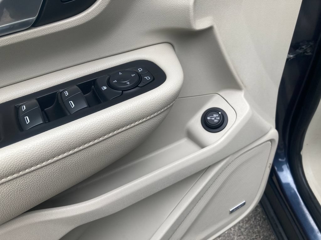 Used 2019 GMC Terrain Denali w/ Advanced Safety Package AWD/4WD image 14