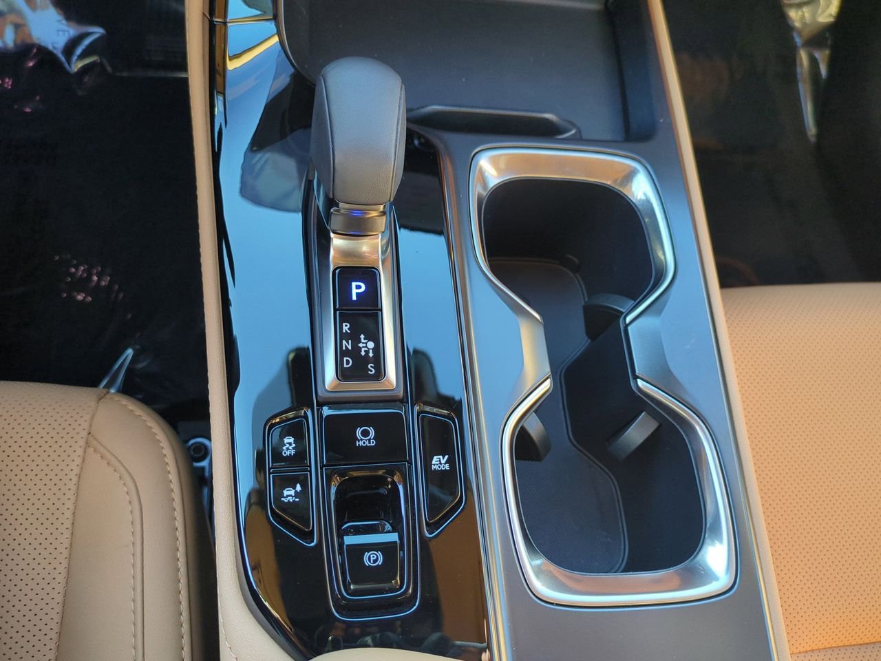 Certified 2024 Lexus NX 350h AWD w/ Premium Package image 24