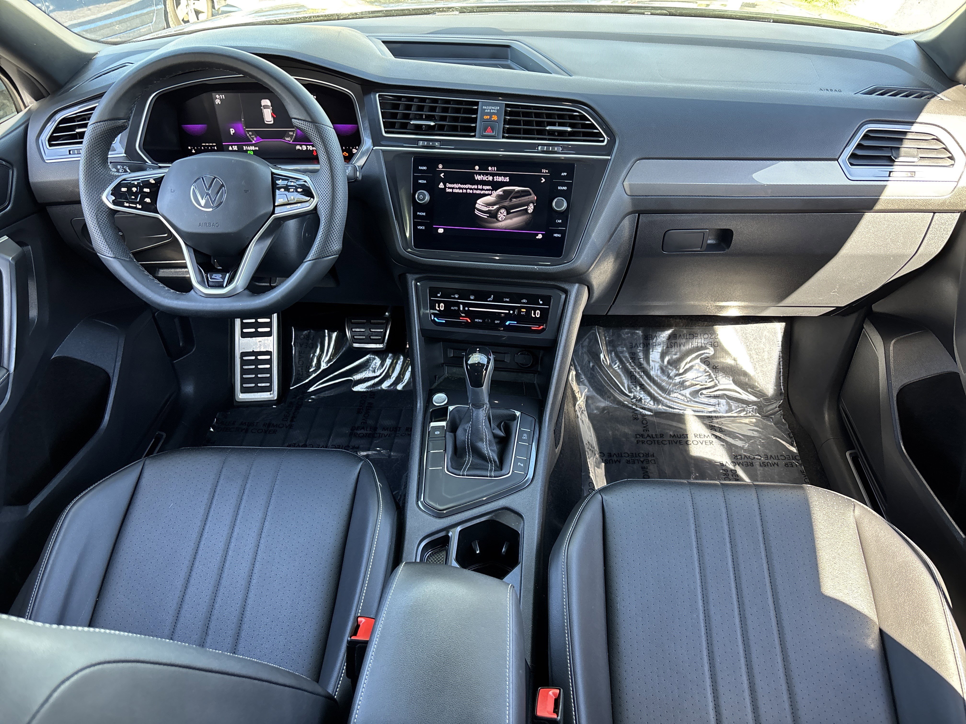 Used 2022 Volkswagen Tiguan SE R-Line image 14