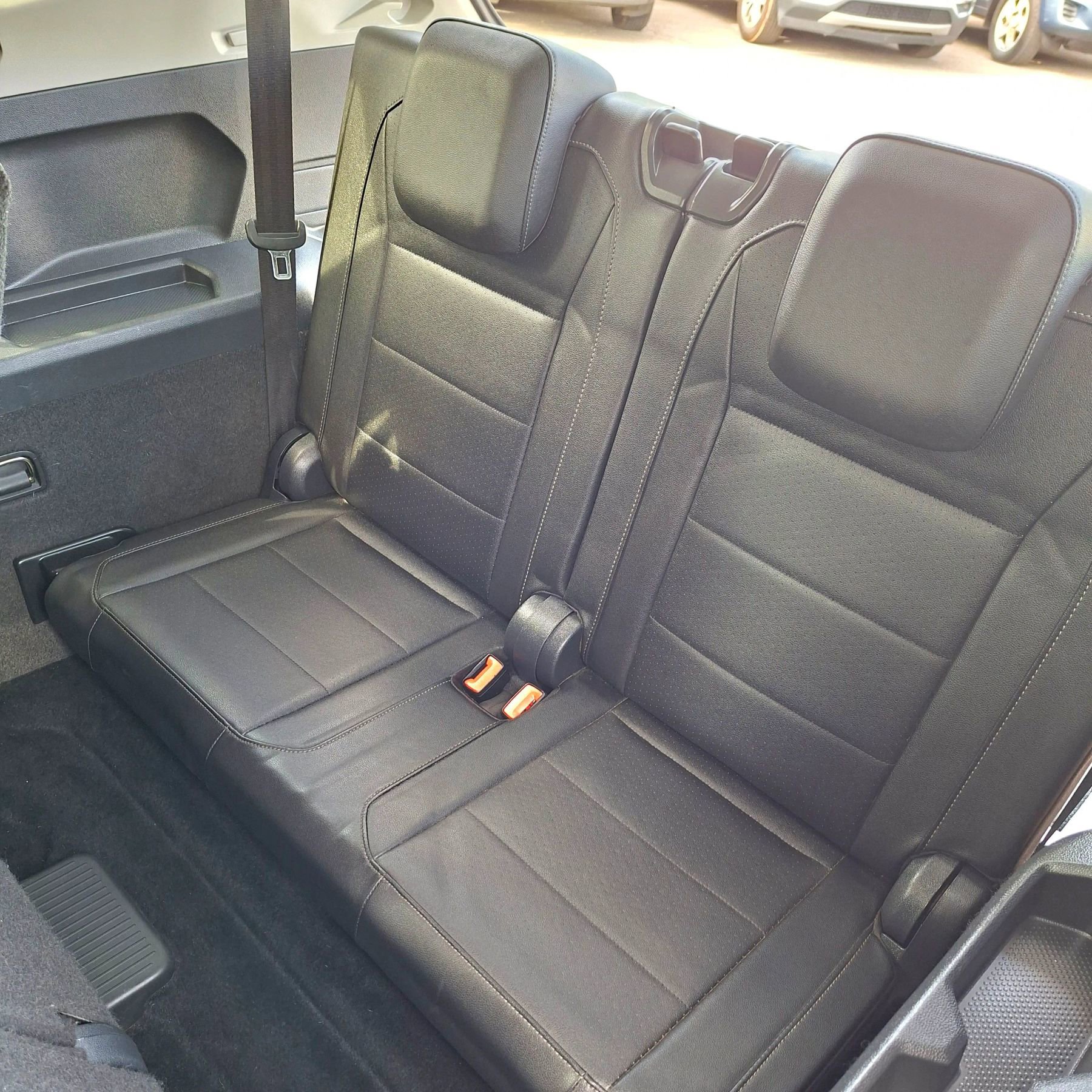 Used 2020 Volkswagen Tiguan SE FWD image 12