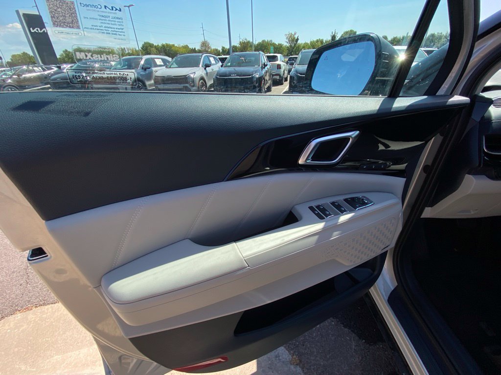 New 2026 Kia Carnival SX Prestige FWD image 11