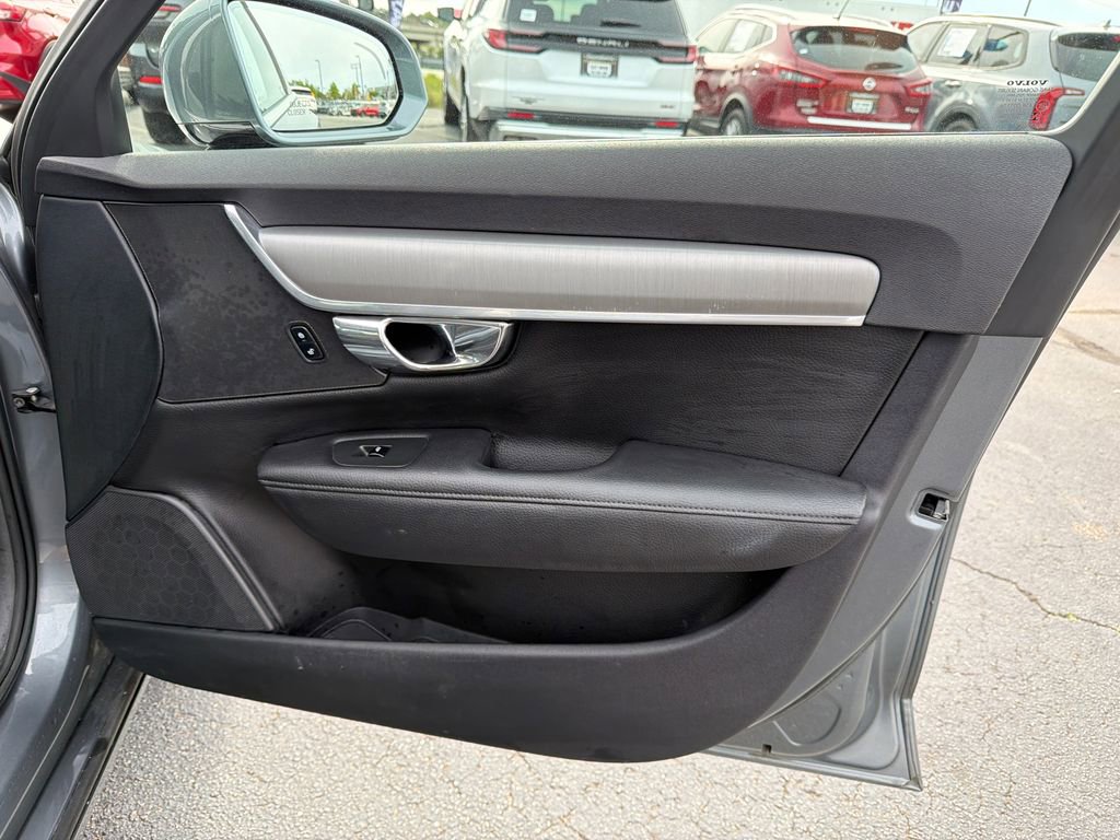 Used 2017 Volvo S90 T6 Momentum w/ Vision Package image 14