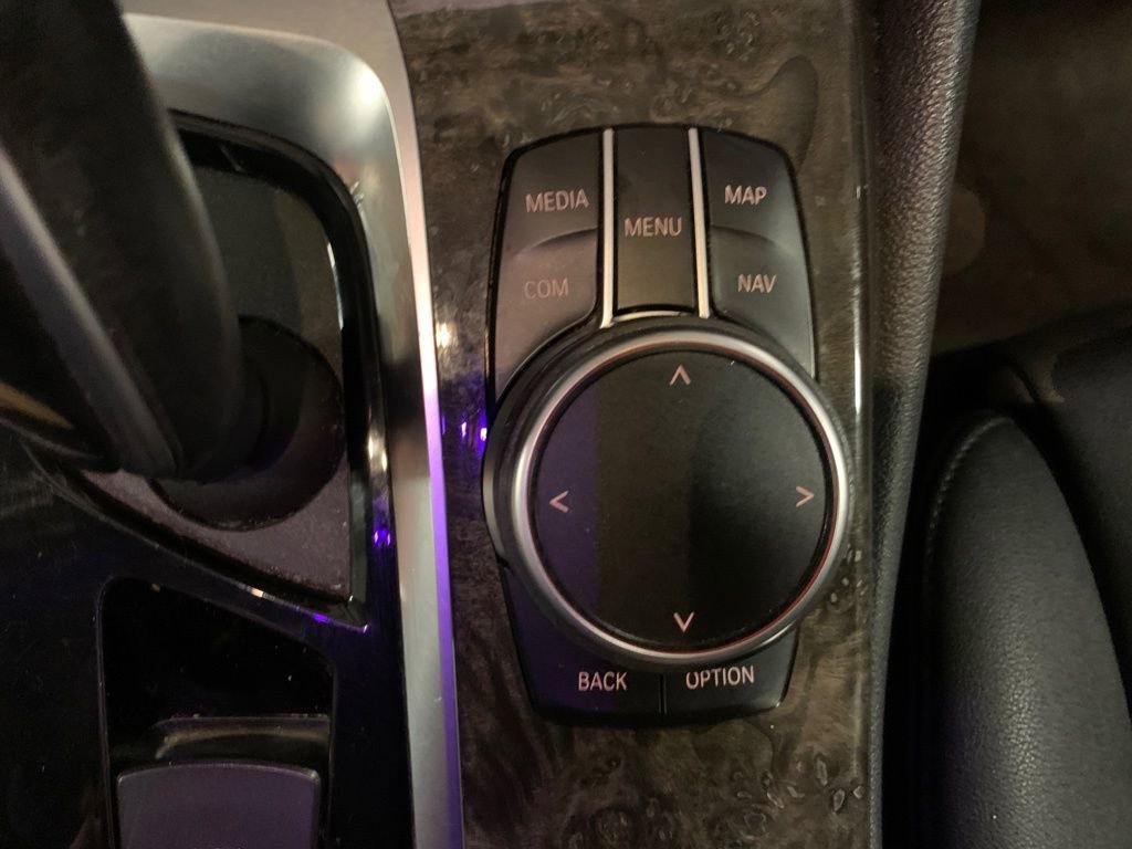 Used 2019 BMW 530i xDrive w/ Convenience Package image 14