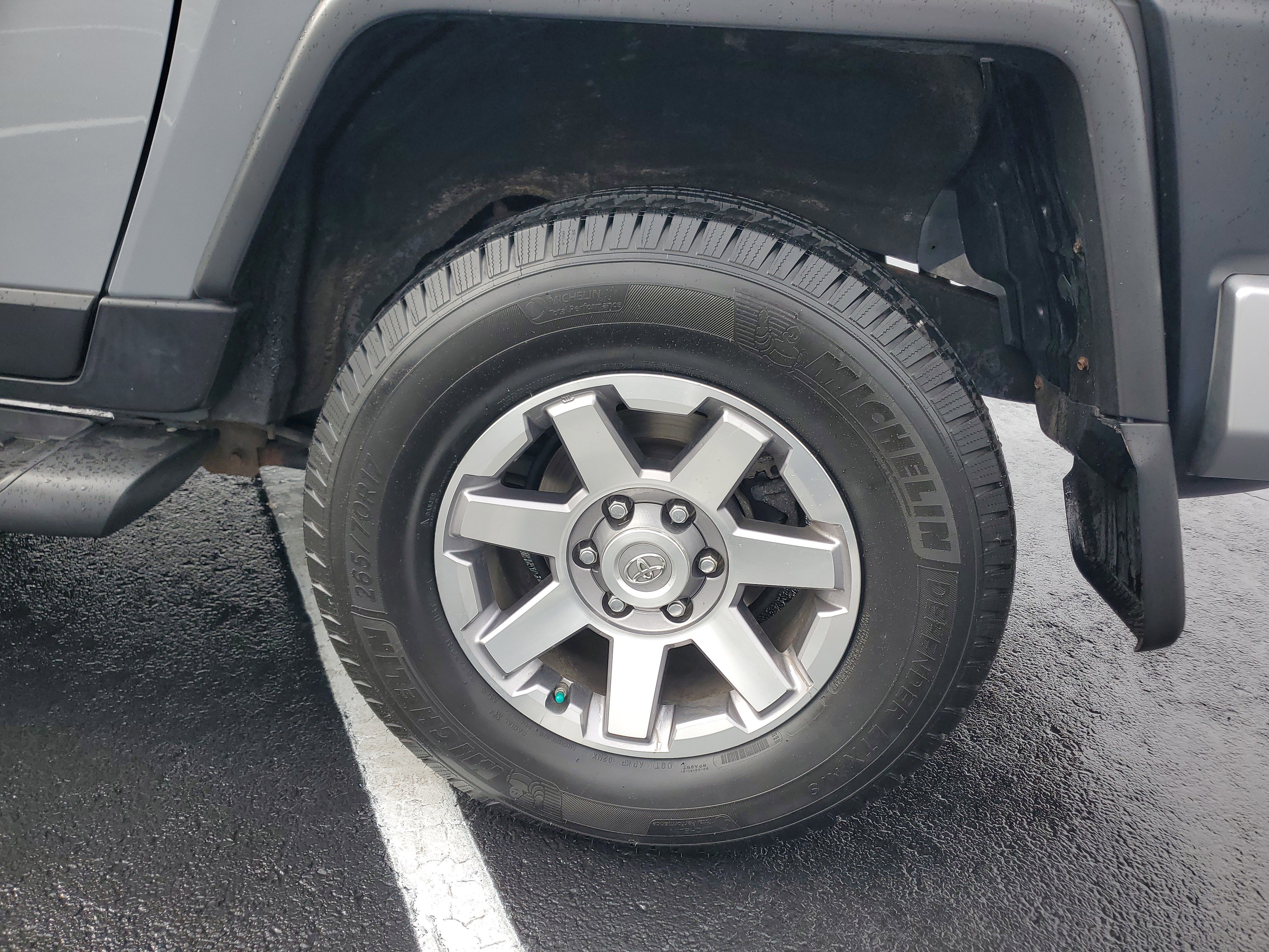 Used 2014 Toyota FJ Cruiser 4WD w/ Upgrade Package image 9