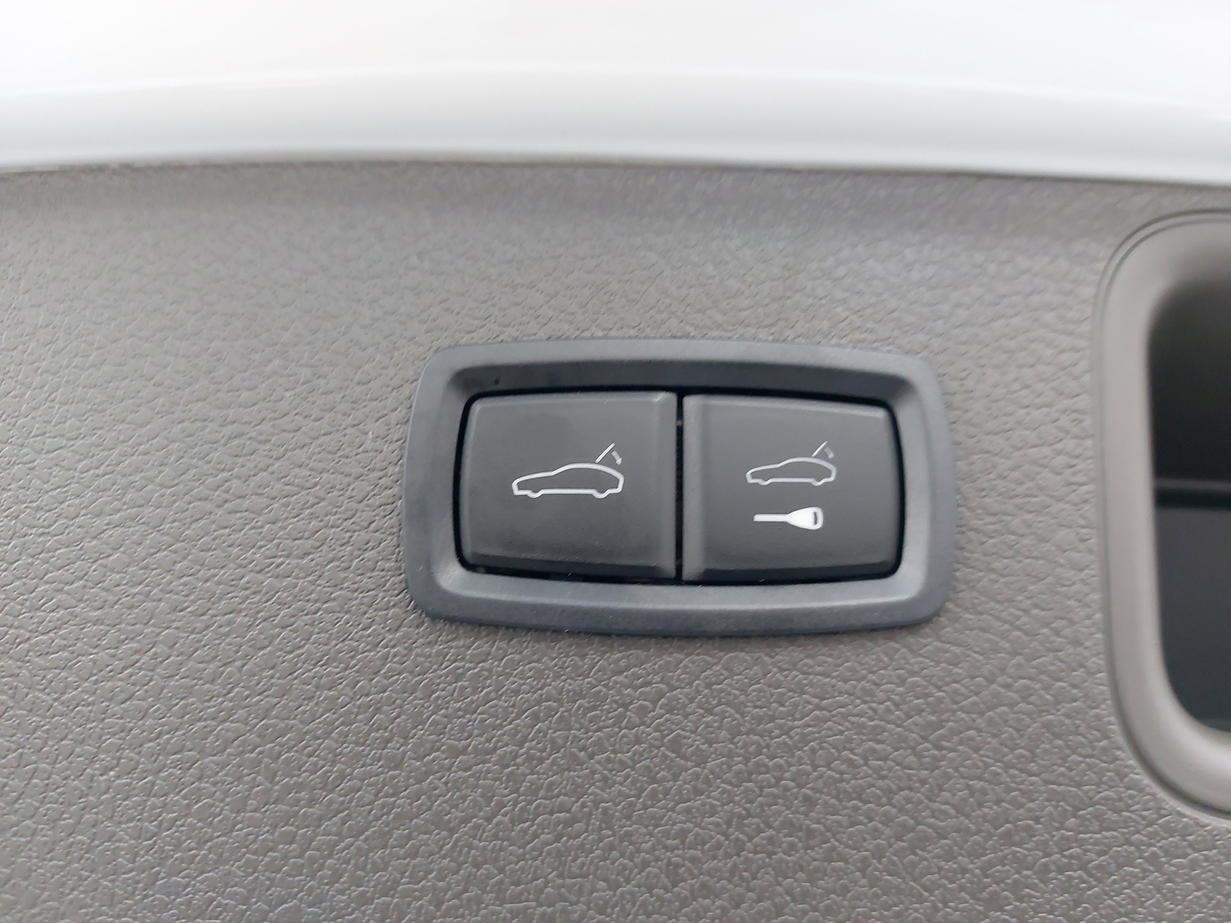 Used 2025 Porsche Macan image 15