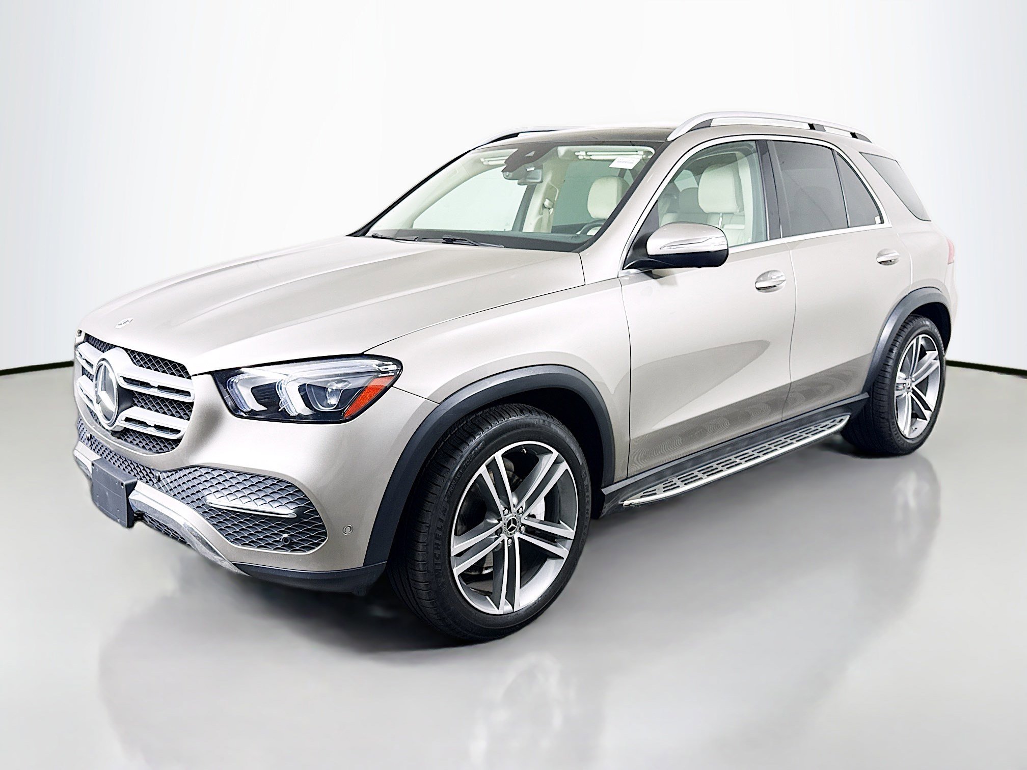 Used 2021 Mercedes-Benz GLE 350 w/ Premium Package image 4