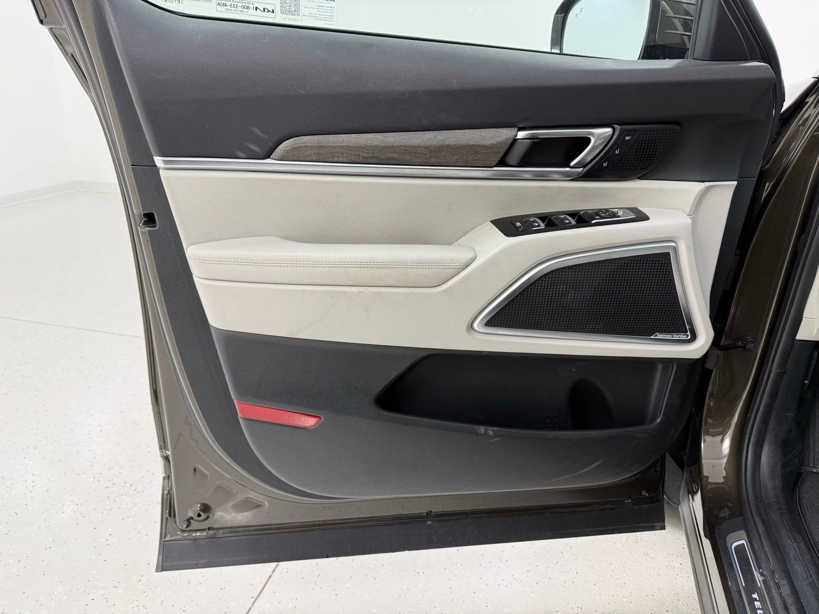 Used 2022 Kia Telluride SX w/ Towing Package image 10