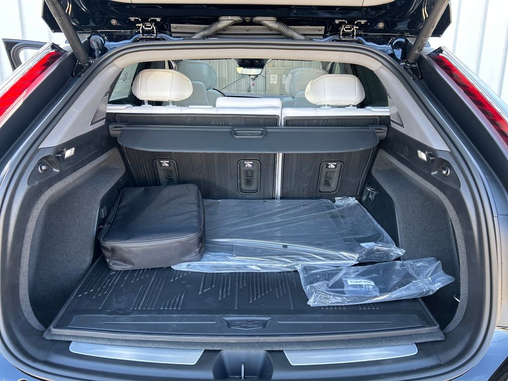 New 2026 Cadillac Optiq Sport 2 image 43