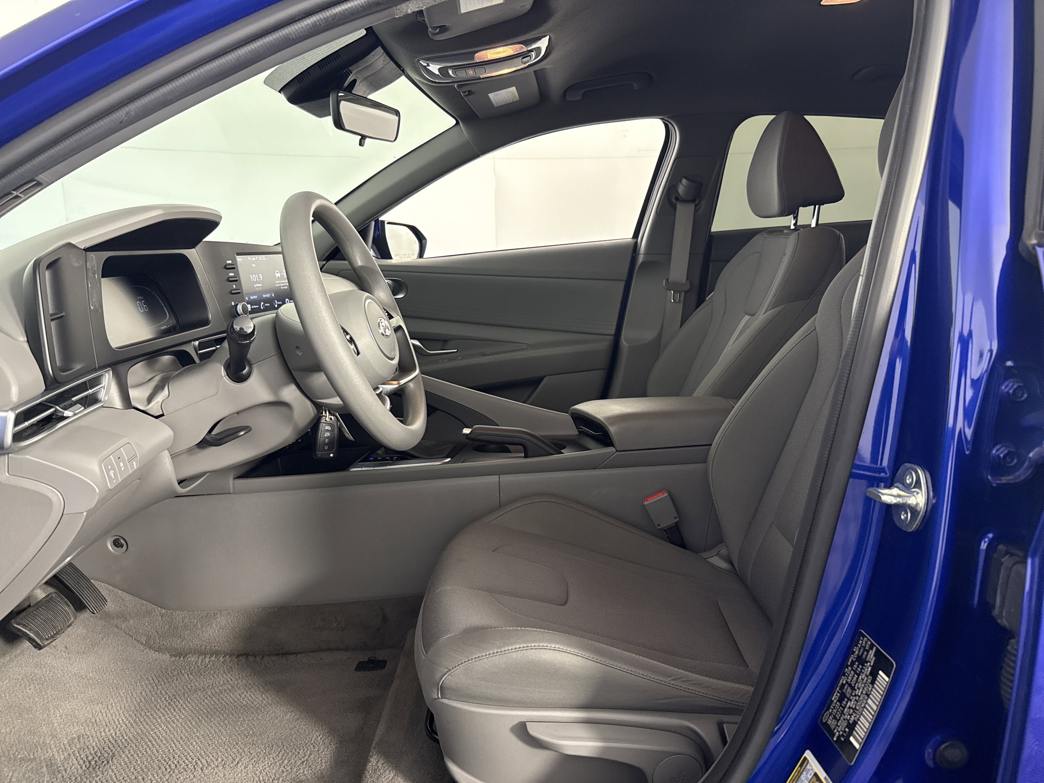 Used 2024 Hyundai Elantra SE image 15