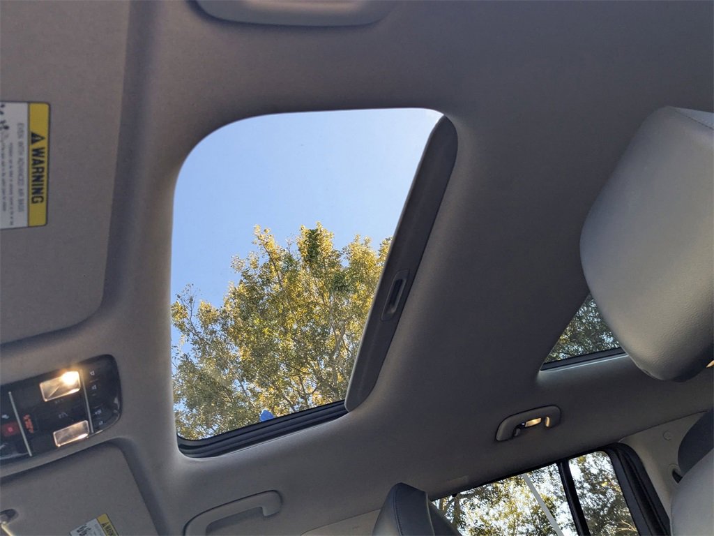 Used 2025 Hyundai Santa Fe Limited image 21