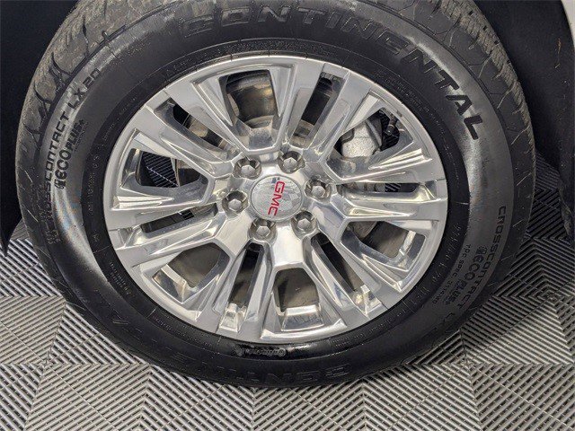 Certified 2025 GMC Yukon Denali image 6